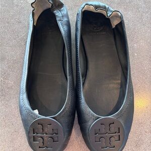 Tory Burch Black Flats with Iconic Logo and Flexible Sole